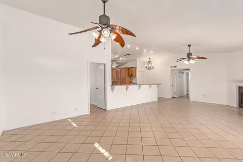 Kitchen - 4825 E Pearce Rd, Phoenix, AZ 85044 photo 8 of 8