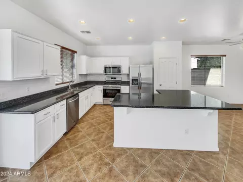 Kitchen - 1422 E Indigo St, Gilbert, AZ 85298 photo 1 of 5