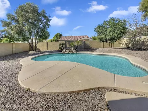 Exterior - 1422 E Indigo St, Gilbert, AZ 85298 photo 5 of 6