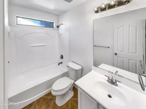 Bath - 1422 E Indigo St, Gilbert, AZ 85298 photo 2 of 3