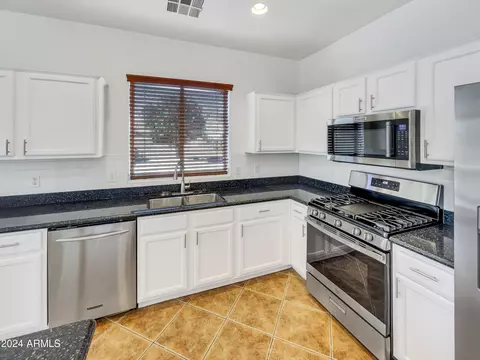 Kitchen - 1422 E Indigo St, Gilbert, AZ 85298 photo 4 of 5
