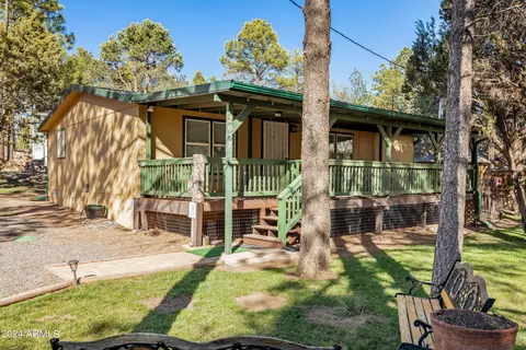 2057 Chipmunk Crossing Rd, Overgaard, AZ 85933