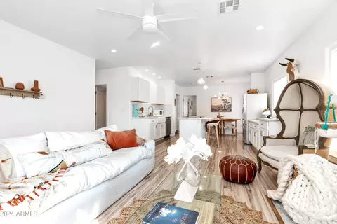 Living - 1646 E Montecito Ave, Phoenix, AZ 85016 photo 2 of 2