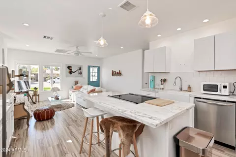 Kitchen - 1646 E Montecito Ave, Phoenix, AZ 85016 photo 4 of 4