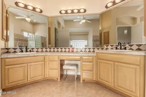 Bath - 2110 E Barkwood Rd, Phoenix, AZ 85048 photo 1 of 6