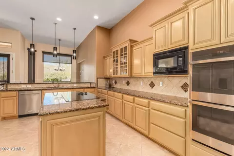 Kitchen - 2110 E Barkwood Rd, Phoenix, AZ 85048 photo 3 of 4
