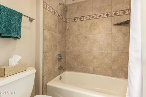 Bath - 2110 E Barkwood Rd, Phoenix, AZ 85048 photo 5 of 6