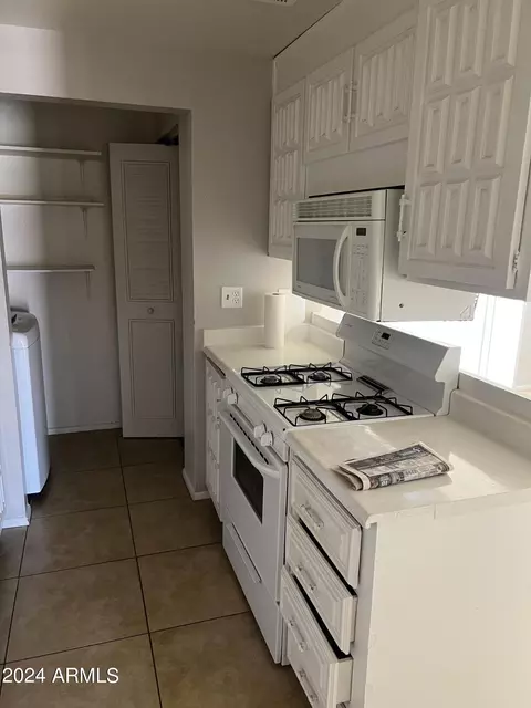 3625 E Delcoa Dr, Phoenix, AZ 85032 photo 8