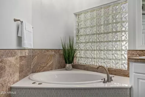 Bath - 4486 Encinas Ave, Gilbert, AZ 85234 photo 2 of 3