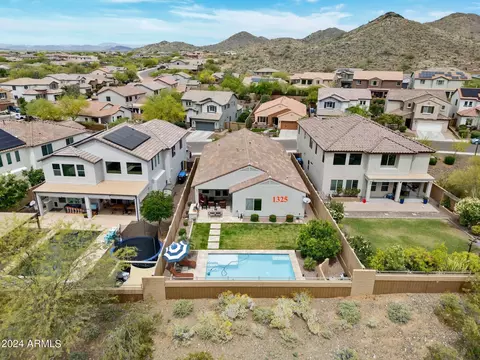 1325 W Spur Dr, Phoenix, AZ 85085
