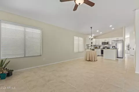Kitchen - 4632 E Gatewood Rd, Phoenix, AZ 85050 photo 5 of 5