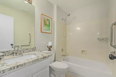 Bath - 4632 E Gatewood Rd, Phoenix, AZ 85050 photo 3 of 3
