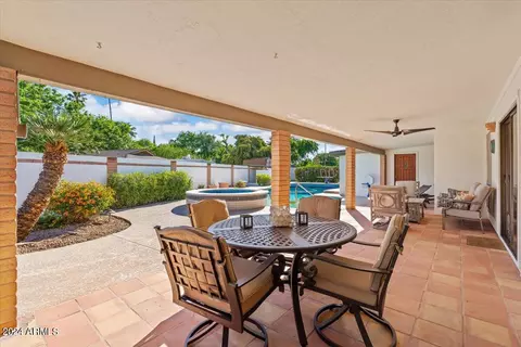 Exterior - 1309 W Linger Ln, Phoenix, AZ 85021 photo 3 of 9
