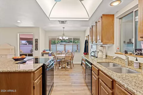 Kitchen - 1309 W Linger Ln, Phoenix, AZ 85021 photo 3 of 3