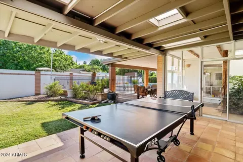 Exterior - 1309 W Linger Ln, Phoenix, AZ 85021 photo 5 of 9