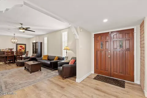 Entry Way - 1309 W Linger Ln, Phoenix, AZ 85021 photo 2 of 2