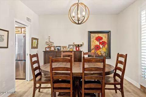 Dining - 1309 W Linger Ln, Phoenix, AZ 85021 photo 1 of 3