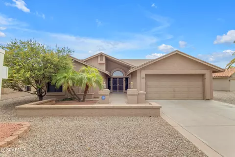 9826 W Escuda Dr, Peoria, AZ 85382