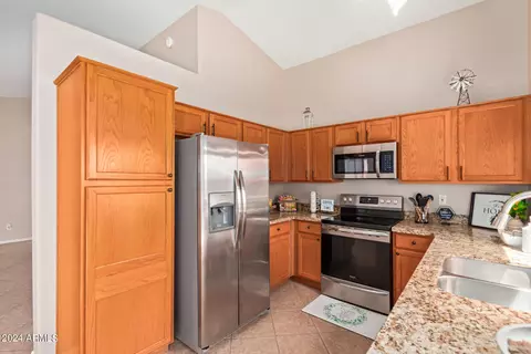Kitchen - 9745 E Knowles Ave, Mesa, AZ 85209 photo 2 of 3