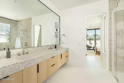 Bath - 3832 E Monterosa St, Phoenix, AZ 85018 photo 1 of 6