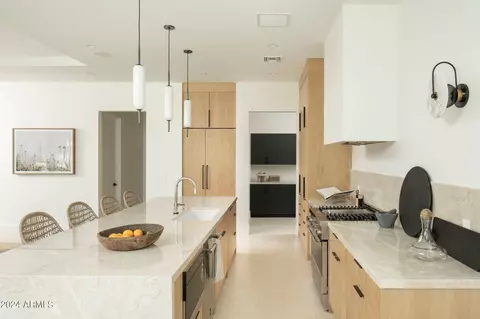 Kitchen - 3832 E Monterosa St, Phoenix, AZ 85018 photo 3 of 4