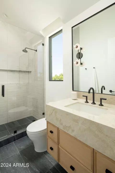 Bath - 3832 E Monterosa St, Phoenix, AZ 85018 photo 5 of 6