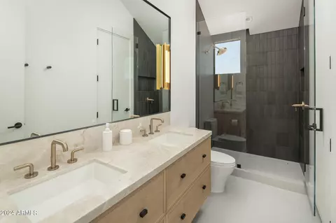 Bath - 3832 E Monterosa St, Phoenix, AZ 85018 photo 4 of 6