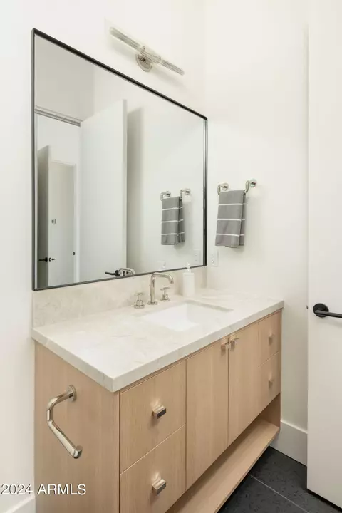 Bath - 3832 E Monterosa St, Phoenix, AZ 85018 photo 3 of 6