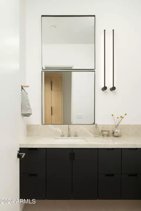 Bath - 3832 E Monterosa St, Phoenix, AZ 85018 photo 6 of 6