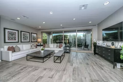 Living - 2817 E Hidalgo Ave, Phoenix, AZ 85040 photo 4 of 8