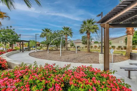 View/Area - 2817 E Hidalgo Ave, Phoenix, AZ 85040 photo 1 of 1