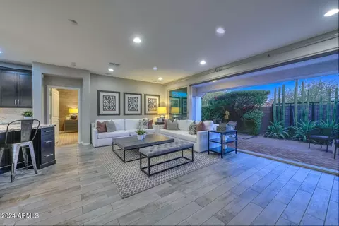 2817 E Hidalgo Ave, Phoenix, AZ 85040