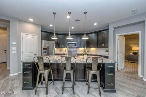 Kitchen - 2817 E Hidalgo Ave, Phoenix, AZ 85040 photo 6 of 9