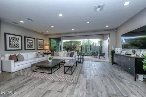 Living - 2817 E Hidalgo Ave, Phoenix, AZ 85040 photo 5 of 8