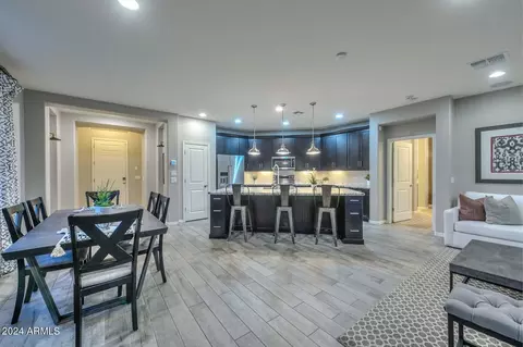 Dining - 2817 E Hidalgo Ave, Phoenix, AZ 85040 photo 1 of 2