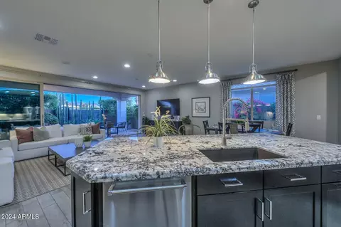 Kitchen - 2817 E Hidalgo Ave, Phoenix, AZ 85040 photo 3 of 9