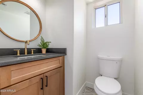 Bath - 623 W Verano Pl, Gilbert, AZ 85233 photo 1 of 5