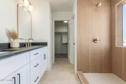 Bath - 623 W Verano Pl, Gilbert, AZ 85233 photo 2 of 5
