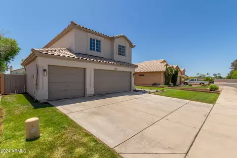 Exterior - 623 W Verano Pl, Gilbert, AZ 85233 photo 4 of 24