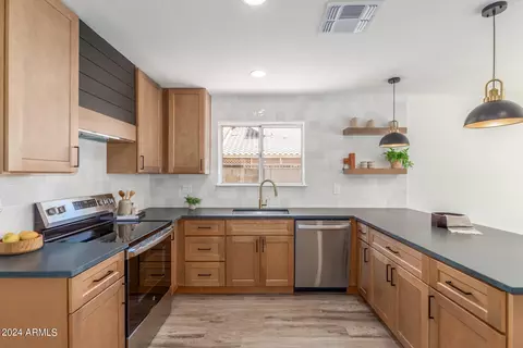 Kitchen - 623 W Verano Pl, Gilbert, AZ 85233 photo 1 of 2