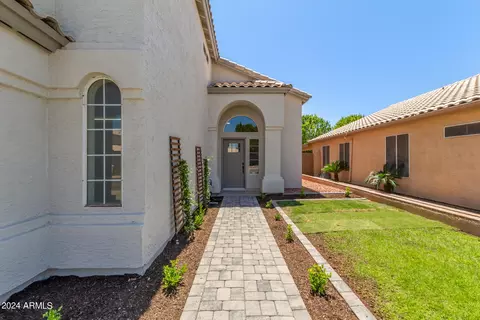 Exterior - 623 W Verano Pl, Gilbert, AZ 85233 photo 8 of 24