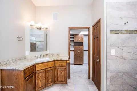 Bath - 1020 El Freda Rd, Tempe, AZ 85284 photo 4 of 11