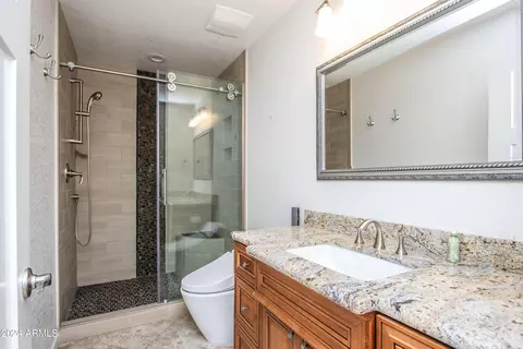 Bath - 1020 El Freda Rd, Tempe, AZ 85284 photo 5 of 11