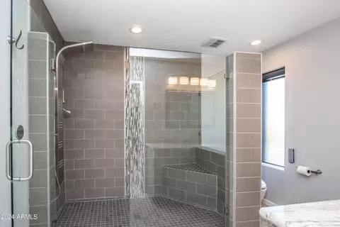 Bath - 1020 El Freda Rd, Tempe, AZ 85284 photo 7 of 11