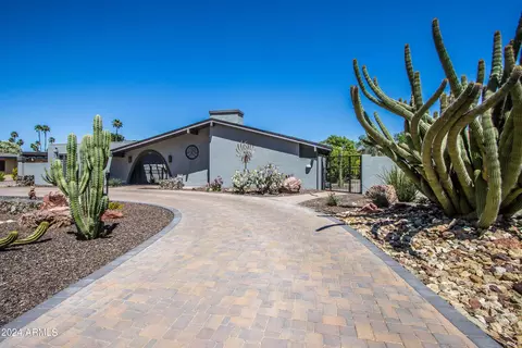 Exterior - 1020 El Freda Rd, Tempe, AZ 85284 photo 4 of 21