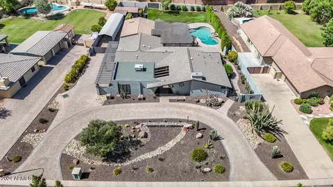 View/Area - 1020 El Freda Rd, Tempe, AZ 85284 photo 1 of 14
