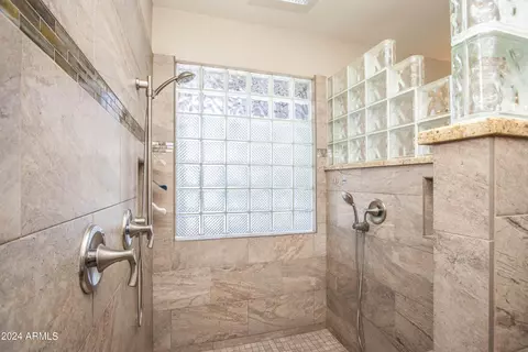 Bath - 1020 El Freda Rd, Tempe, AZ 85284 photo 3 of 11