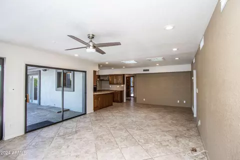 Living - 1020 El Freda Rd, Tempe, AZ 85284 photo 2 of 7