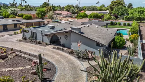 View/Area - 1020 El Freda Rd, Tempe, AZ 85284 photo 2 of 14