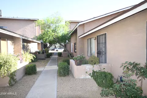 2845 E Tracy Ln #4, Phoenix, AZ 85032 photo 2